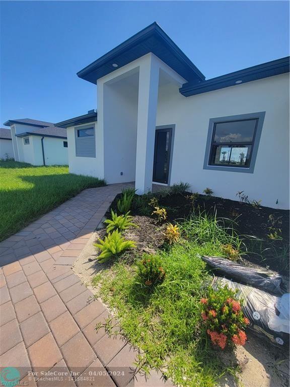 Photo of 1120 NW 31st Pl in Cape Coral, FL