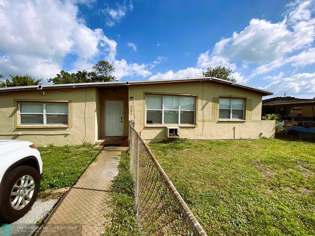 Photo of 4501 SW 41st St in West Park, FL