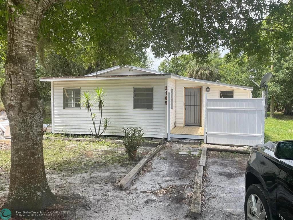 Photo of 2105 S 37th St in Fort Pierce, FL