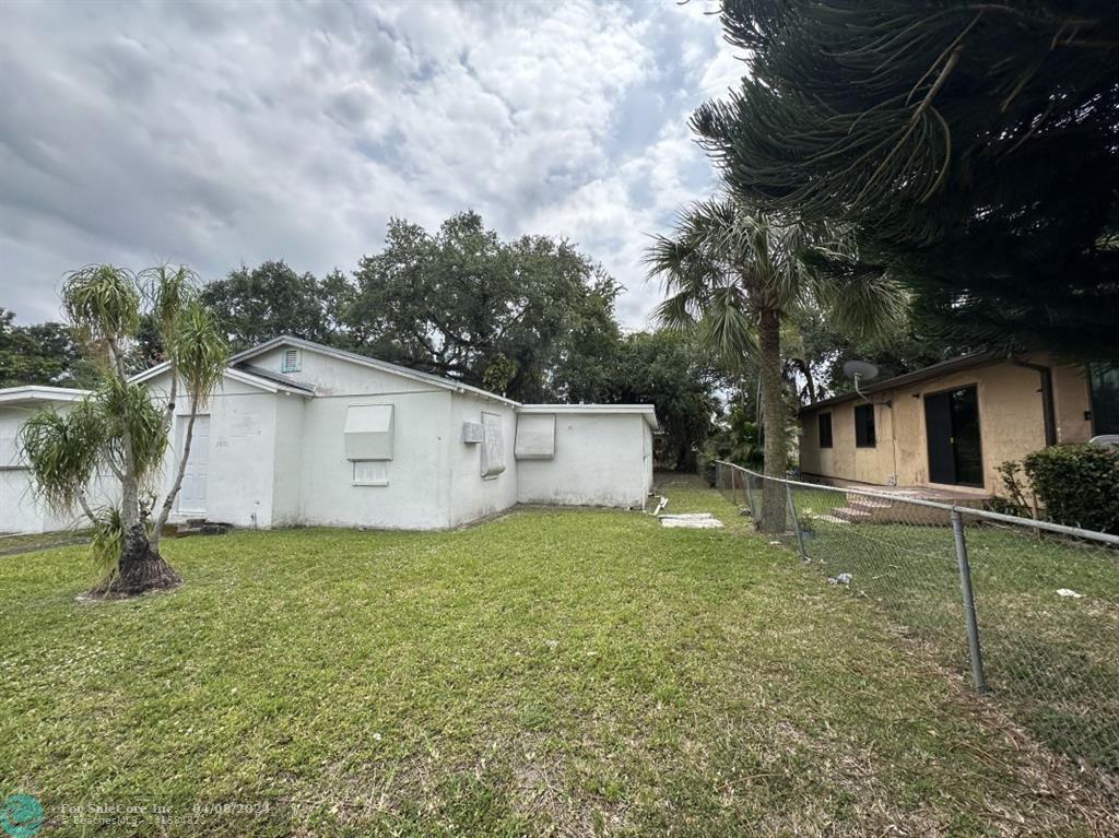 Photo of 2850 NW 7th St in Fort Lauderdale, FL