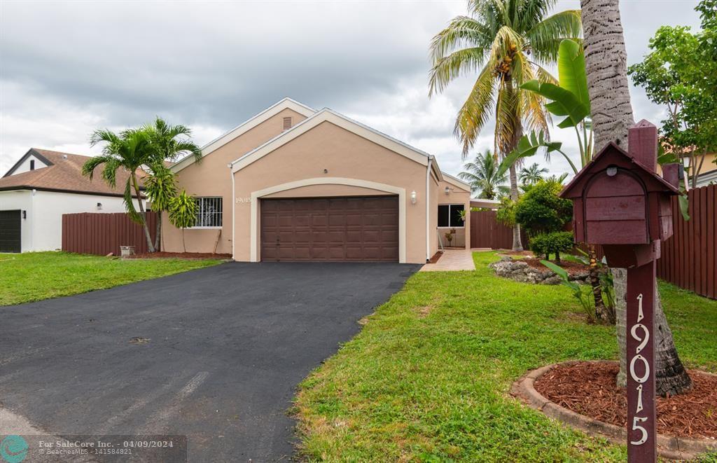 Photo of 19015 NW 80th Ct in Hialeah, FL