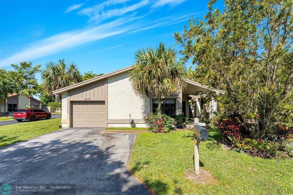 Photo of 8979 Old Pine Wy in Boca Raton, FL