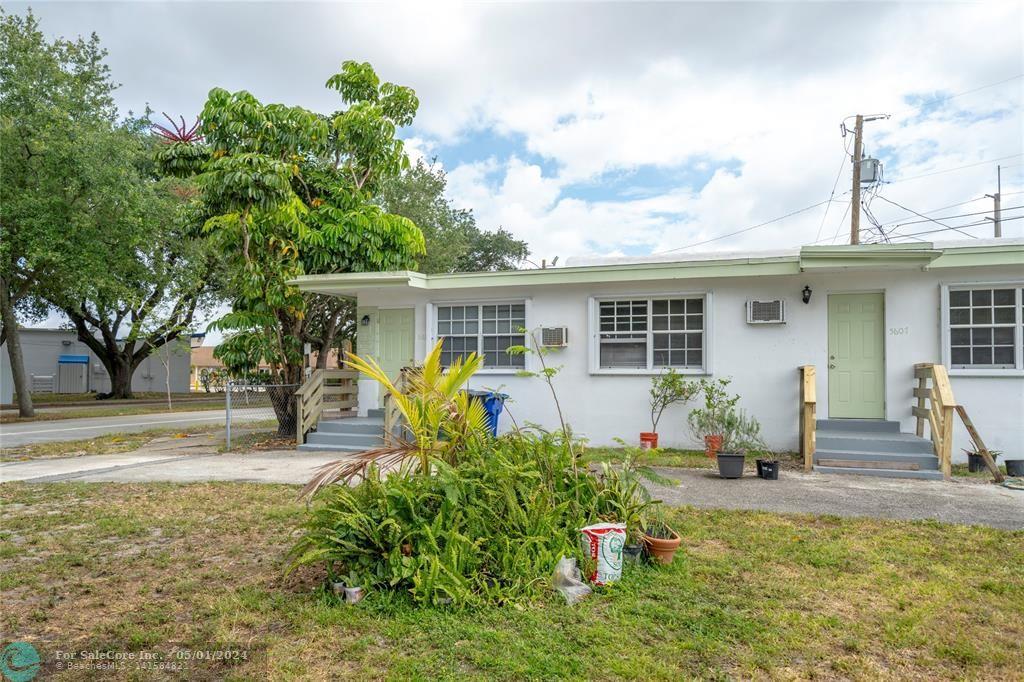 Photo of 5611 Lincoln St 5611 in Hollywood, FL