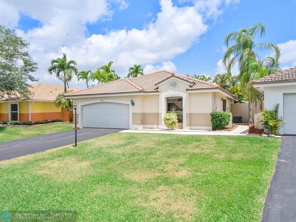 Photo of 15061 S Waterford Dr in Davie, FL
