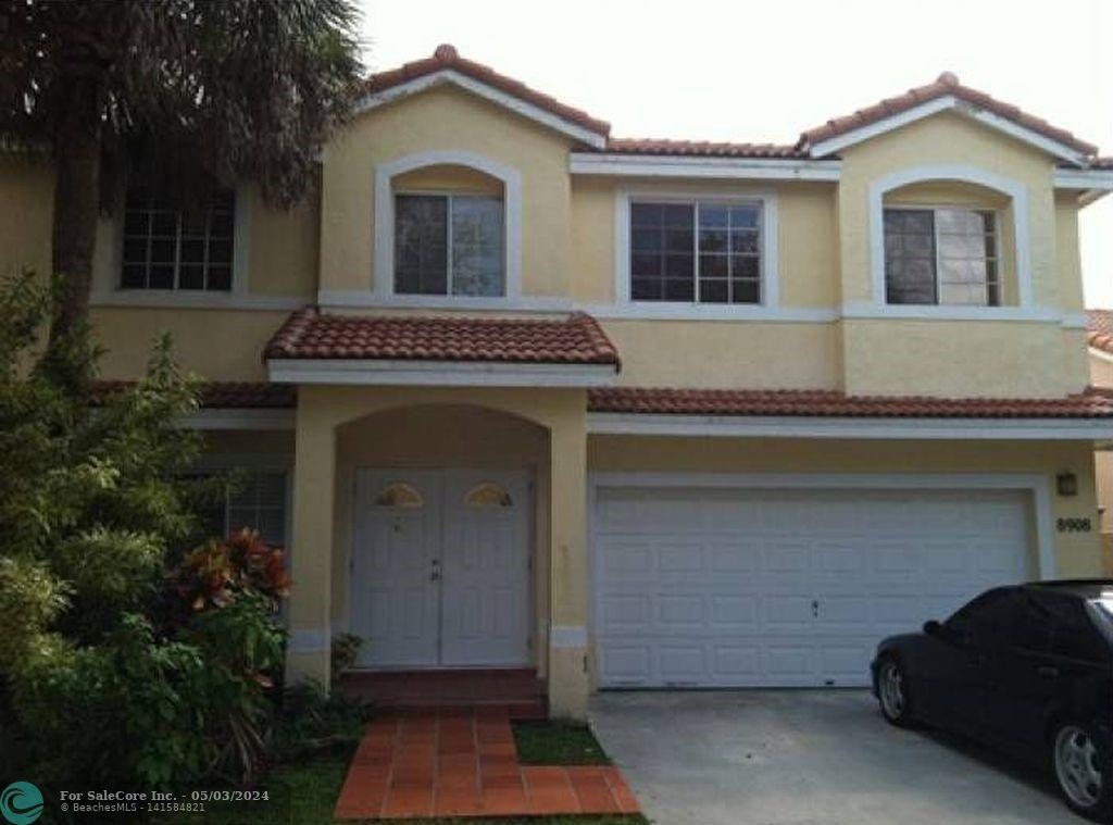 Photo of 8908 NW 187th St in Hialeah, FL