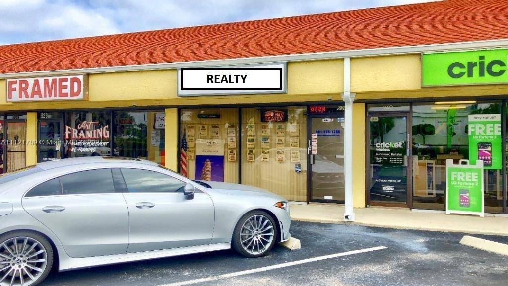Photo of 934 S Dixie in Lantana, FL
