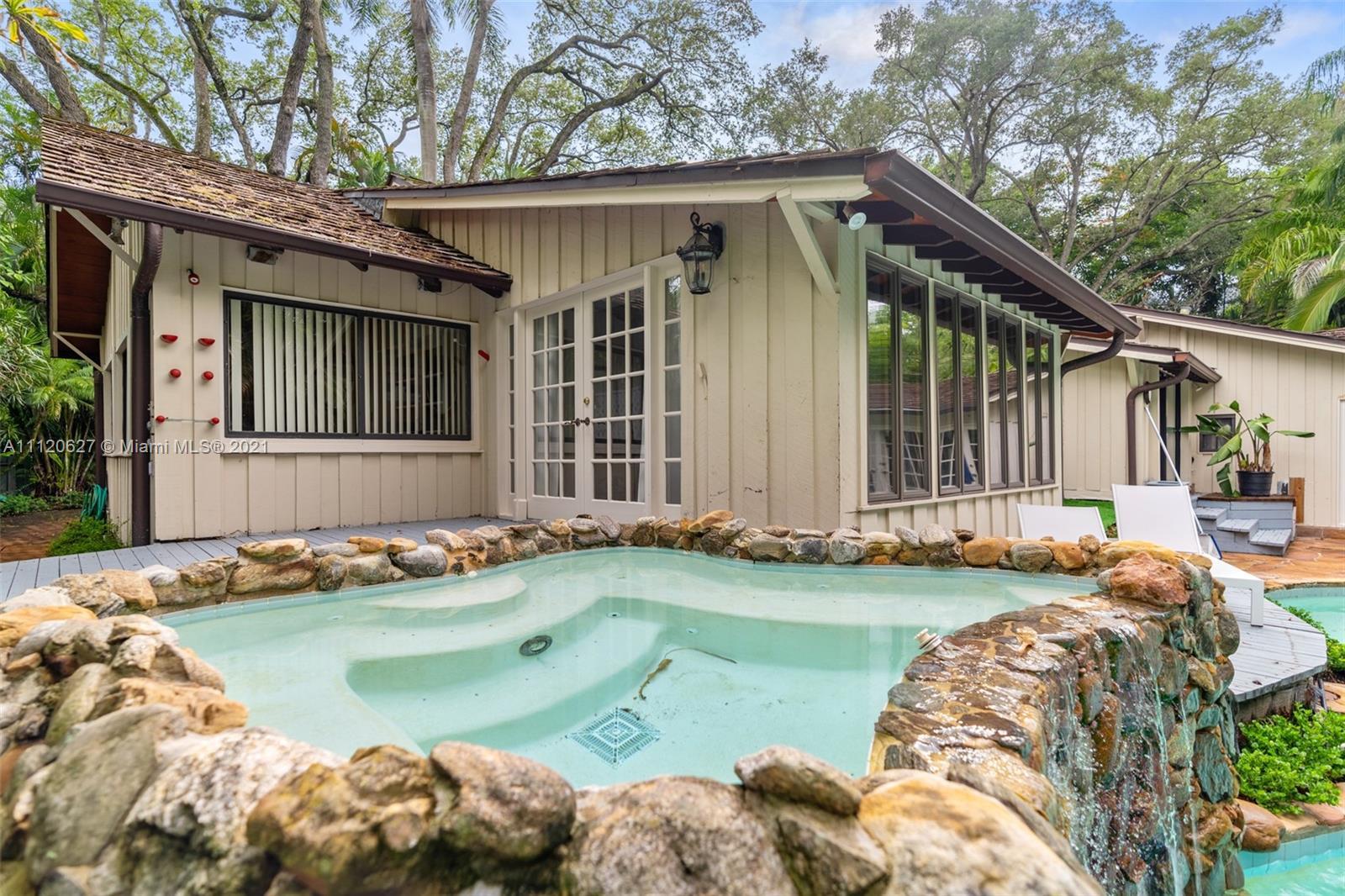 Photo of 3675 Park Ln in Miami, FL