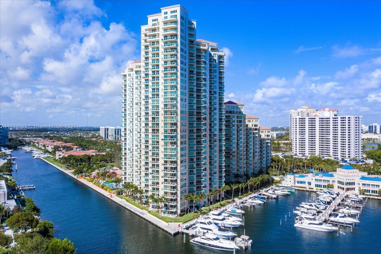 Welcome home to Aventura Marina, with the amenities of a luxury building and the space and convenien