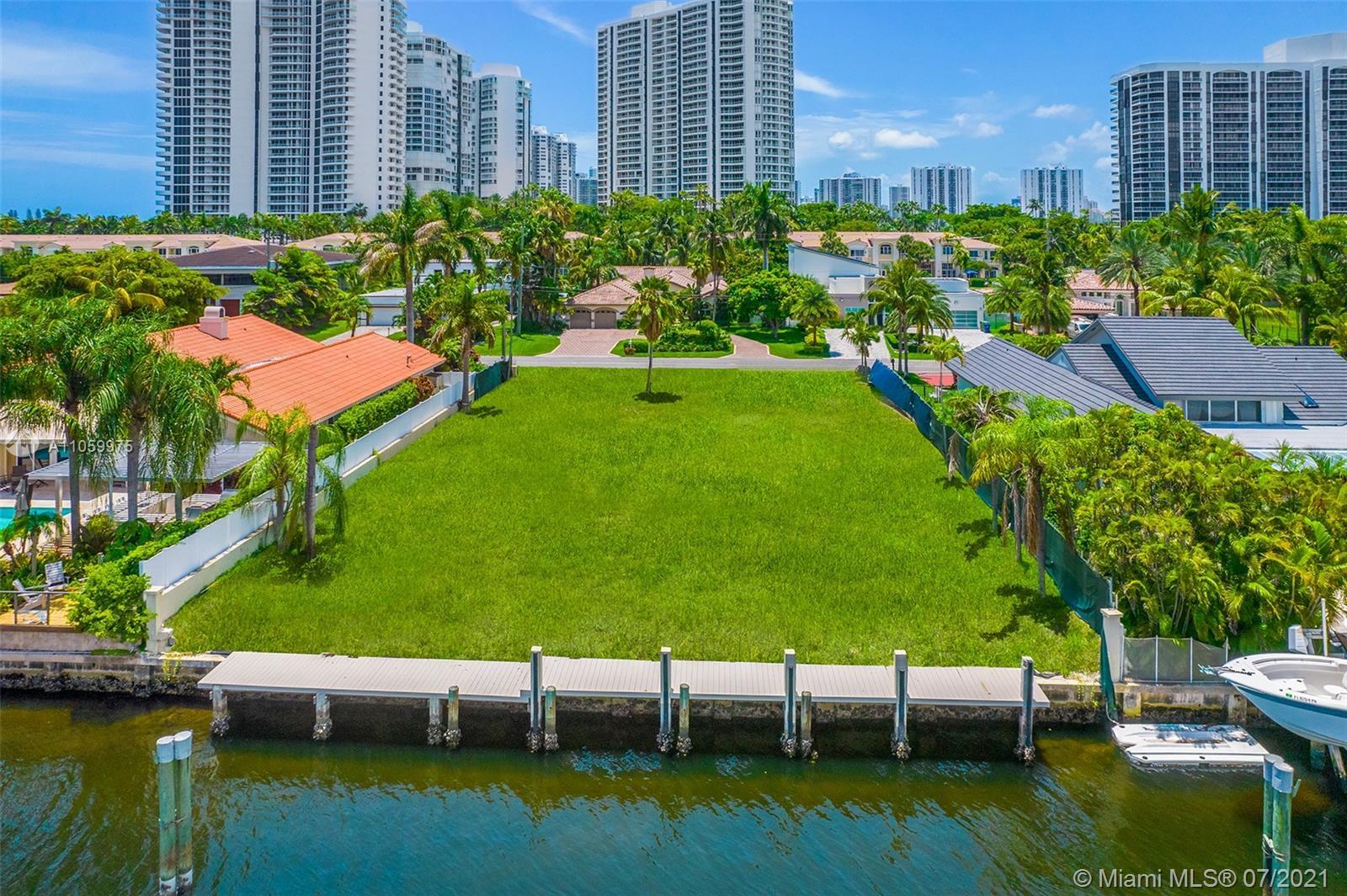 Photo of 306 Holiday Dr in Hallandale Beach, FL