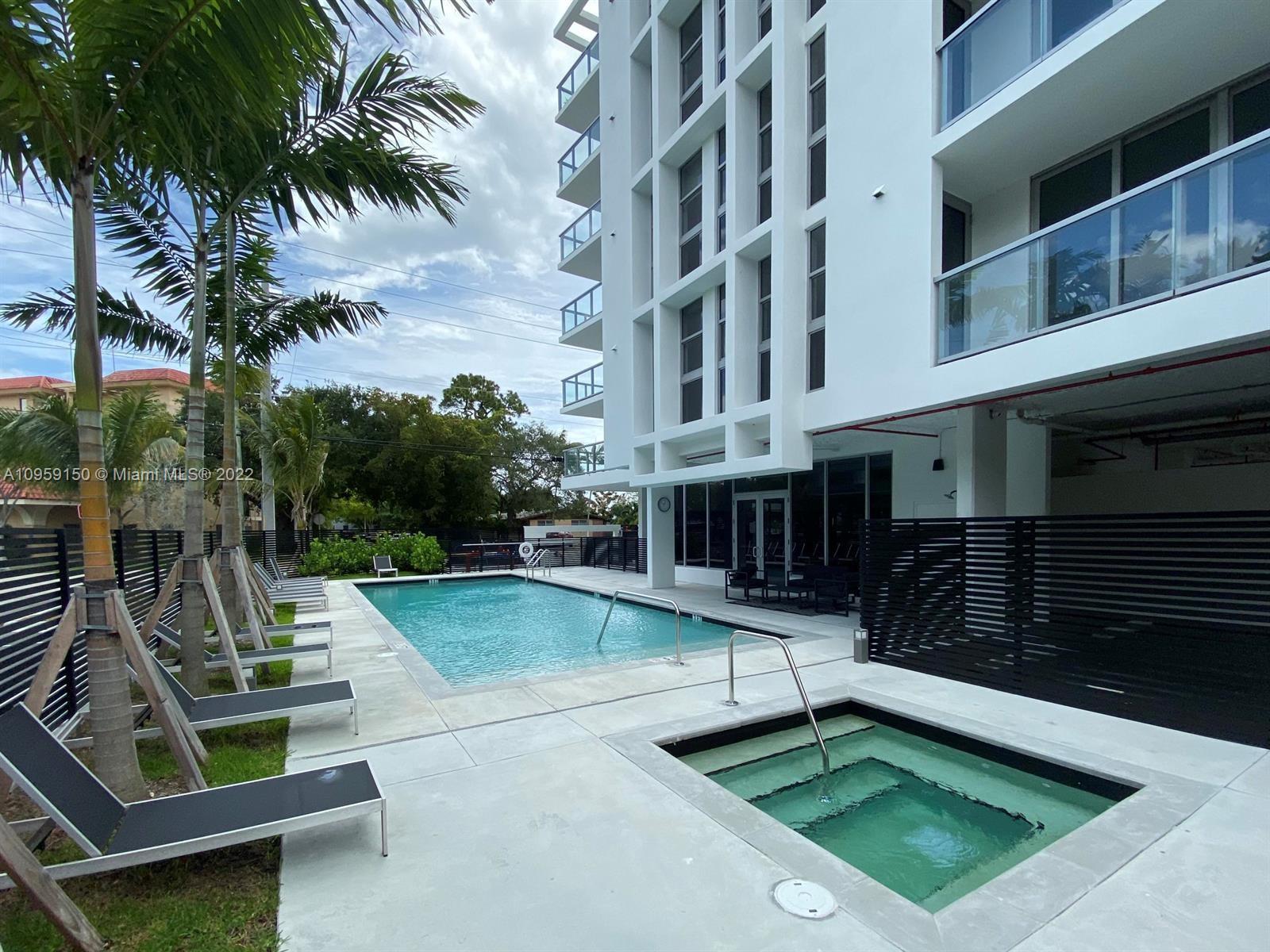 Photo of 13800 Highland Dr #302 in North Miami Beach, FL