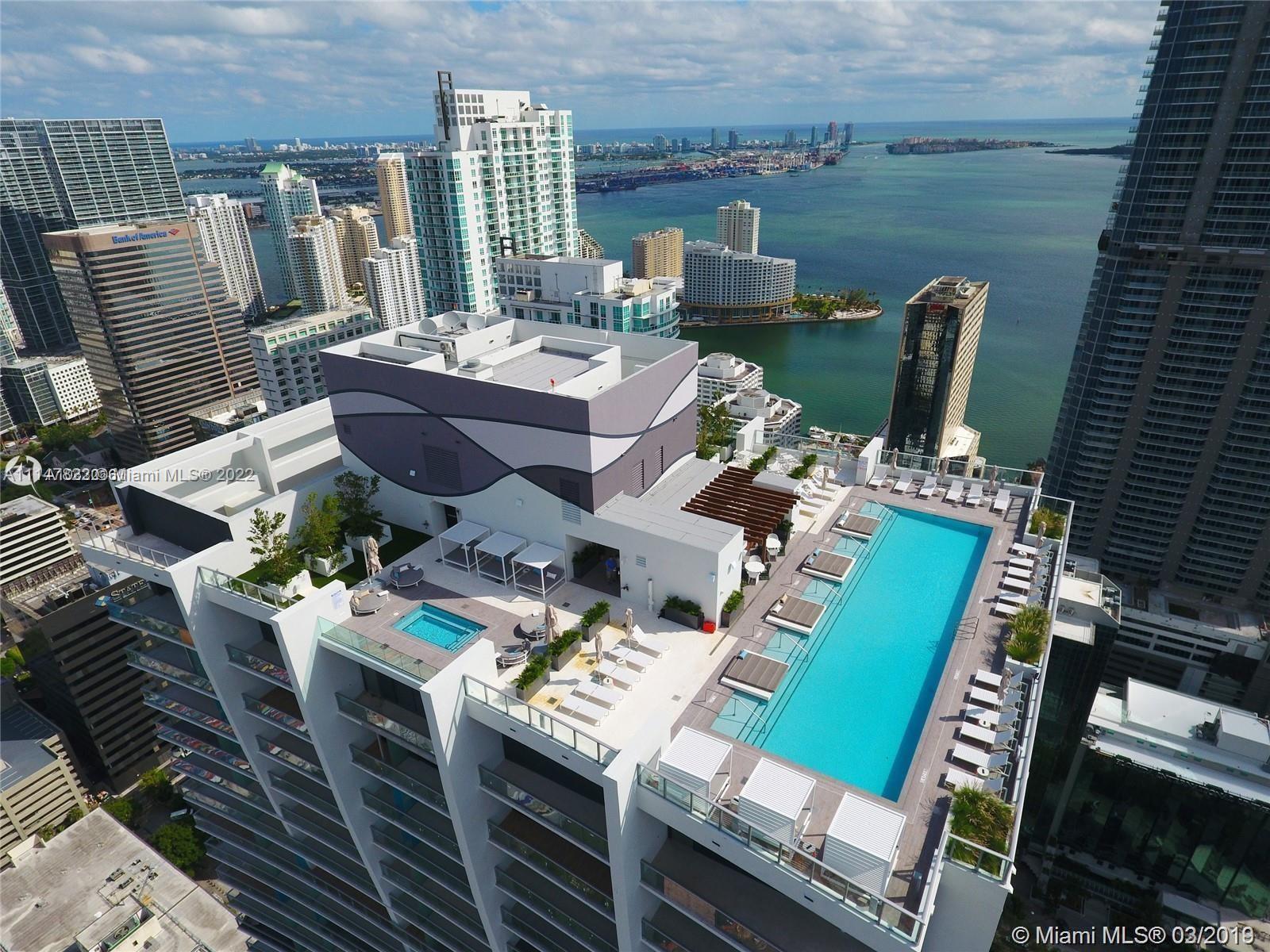 Beautiful apartment in the heart of Brickell, close to all the restaurants and shops, amenities like