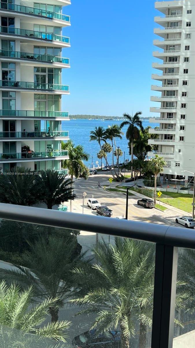 Spectacular 1 bedroom unit with Bay view. This unit features California Closets and Porcelain floori