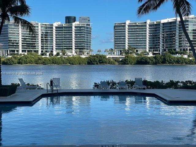 VILLAGE BY THE BAY EXCLUSIVE LOCATION IN AVENTURA BEST! 1/1 SPACIOUS CARPET PRISTINE CONDITION TRANQ