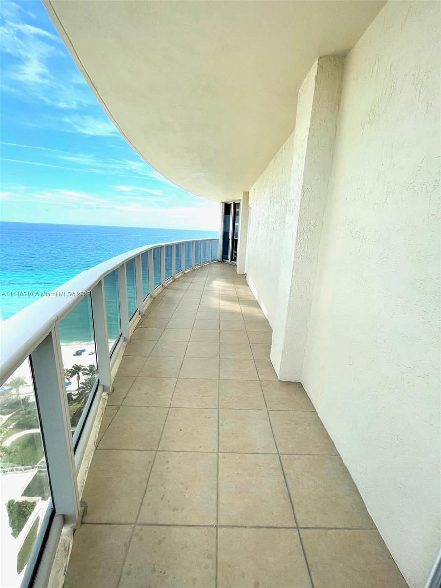 Exquisite 3 Beds (possibly 4), 3.5 Baths with breathtaking ocean, city, and intracoastal views in lu
