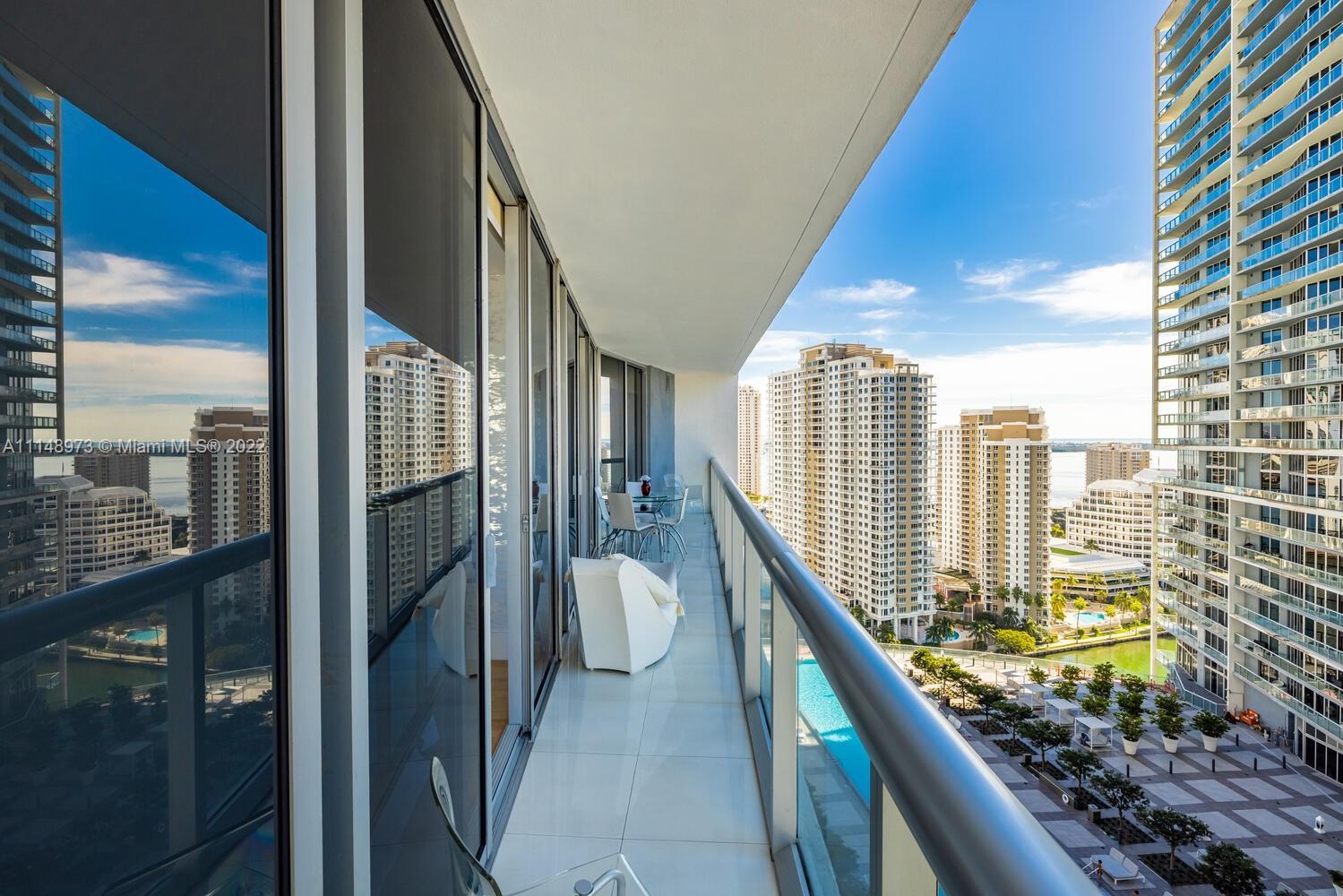 Bright Corner Residence 2-bedroom 2-bath @ ICON BRICKELL, Tower I. This residence features 1,330 Sq 