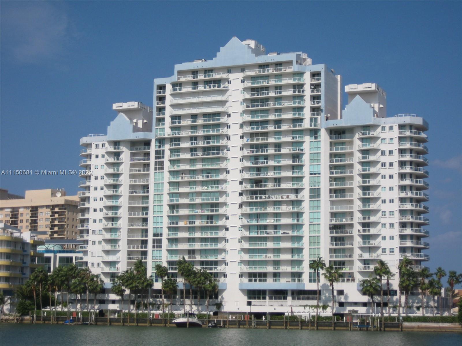 Amazing ocean view view 2/2 bedrooms at Millionaire Road. Marble floors. Close to Lincoln Road, Bal 