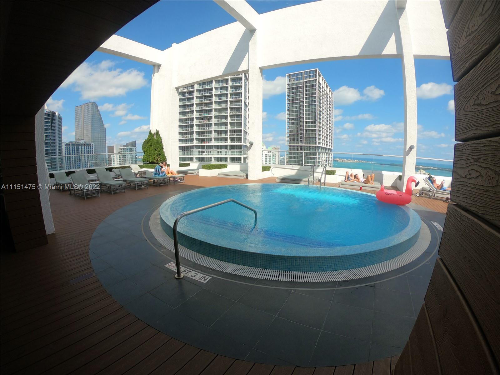 Spectacular in mint condition unit 2 bed 2 bath right on Brickell Ave walking distance to downtown, 