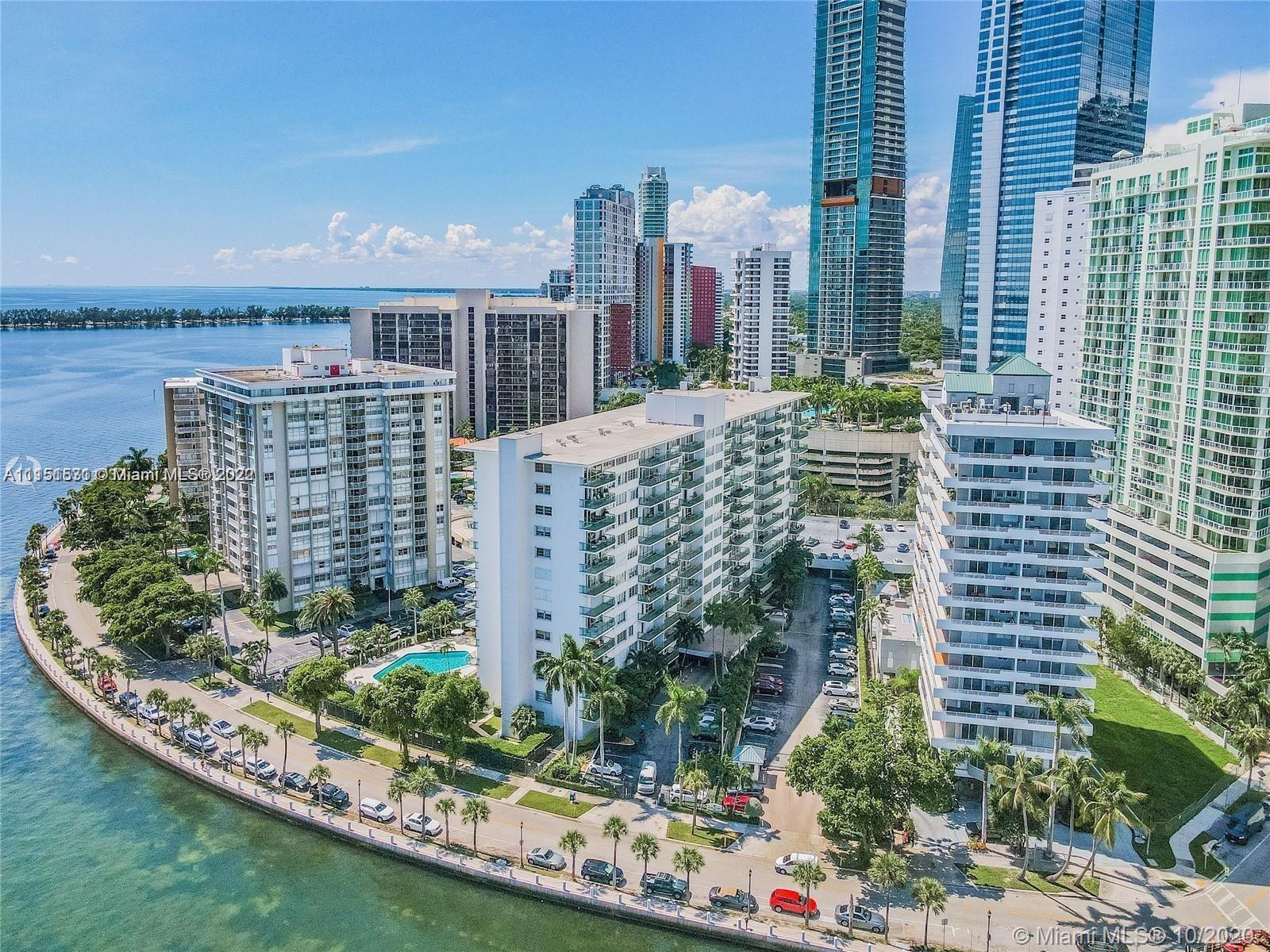 The only 1 bedroom unit available in Brickell Bay Tower. Spacious one bedroom unit in the heart of t