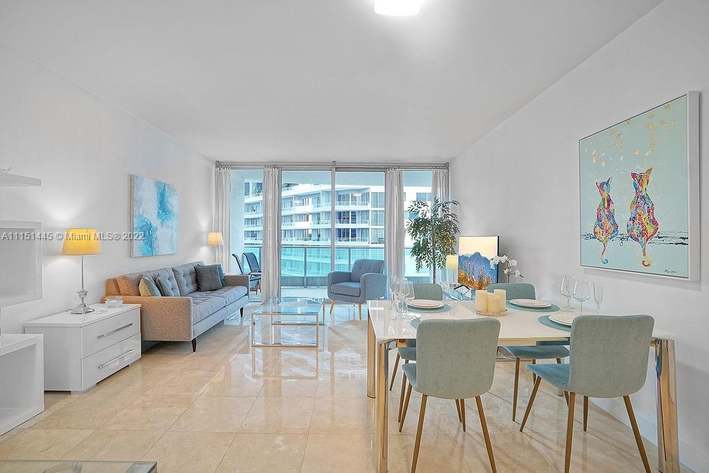 Highly sought after Jade Condo located in the heart of Brickell on the Bay ready for move in. One of