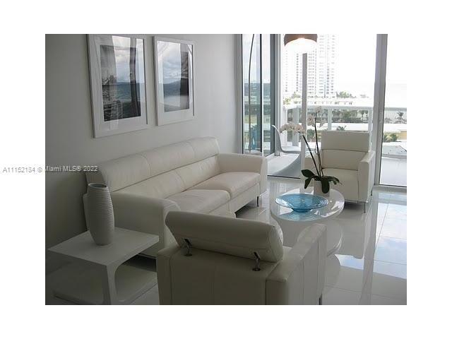 Beautiful , spacious 1643 sq.ft 2 bed 2.5 bath apartment in Luxurious Trump Royale . Top of the line