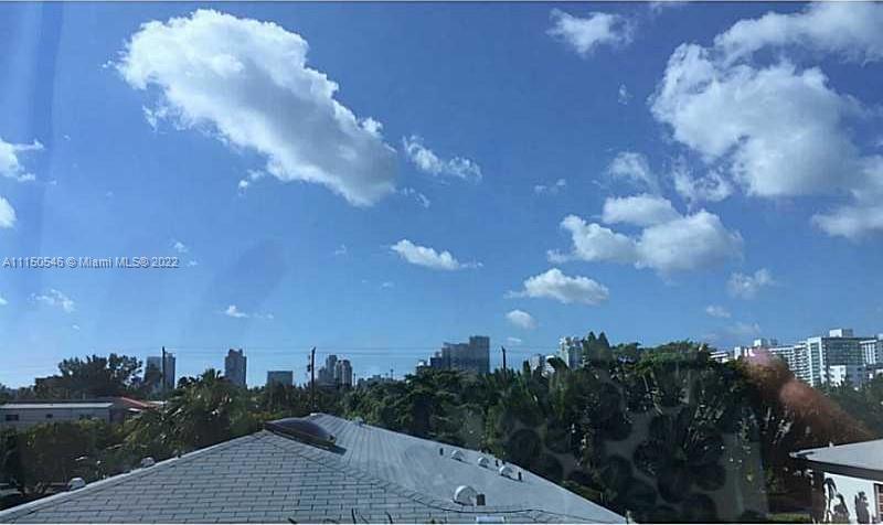 Top floor with Unobstructed view sweeping views of Miami Beach Skyline. UNFURNISHED 1bed/1bath with 