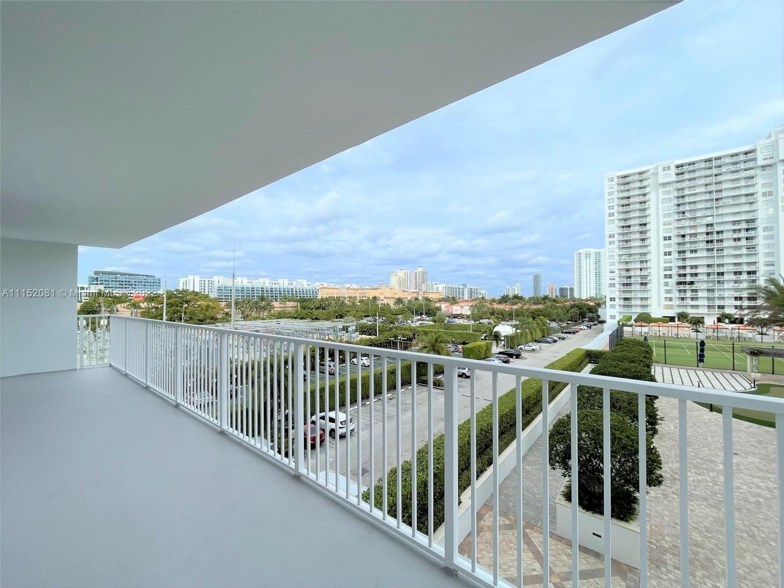 Spacious, renovated corner unit with open floor plans and huge balcony. One assigned parking plus pl