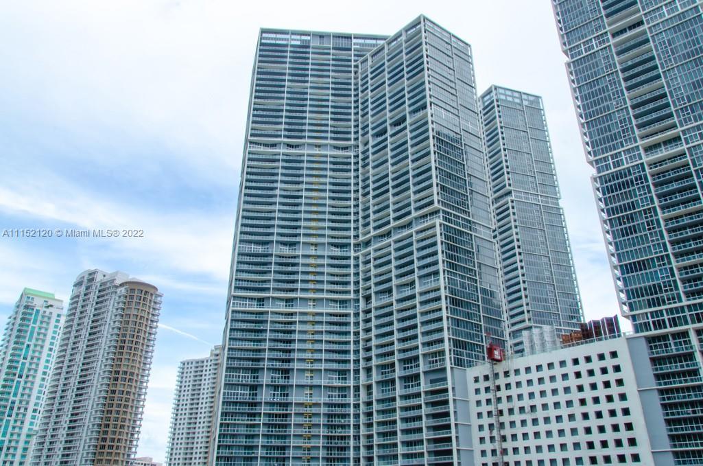 1 Bedroom / 1 Bathroom on the 50th Floor at Icon Brickell overlooking Miami's downtown skyline, bay 