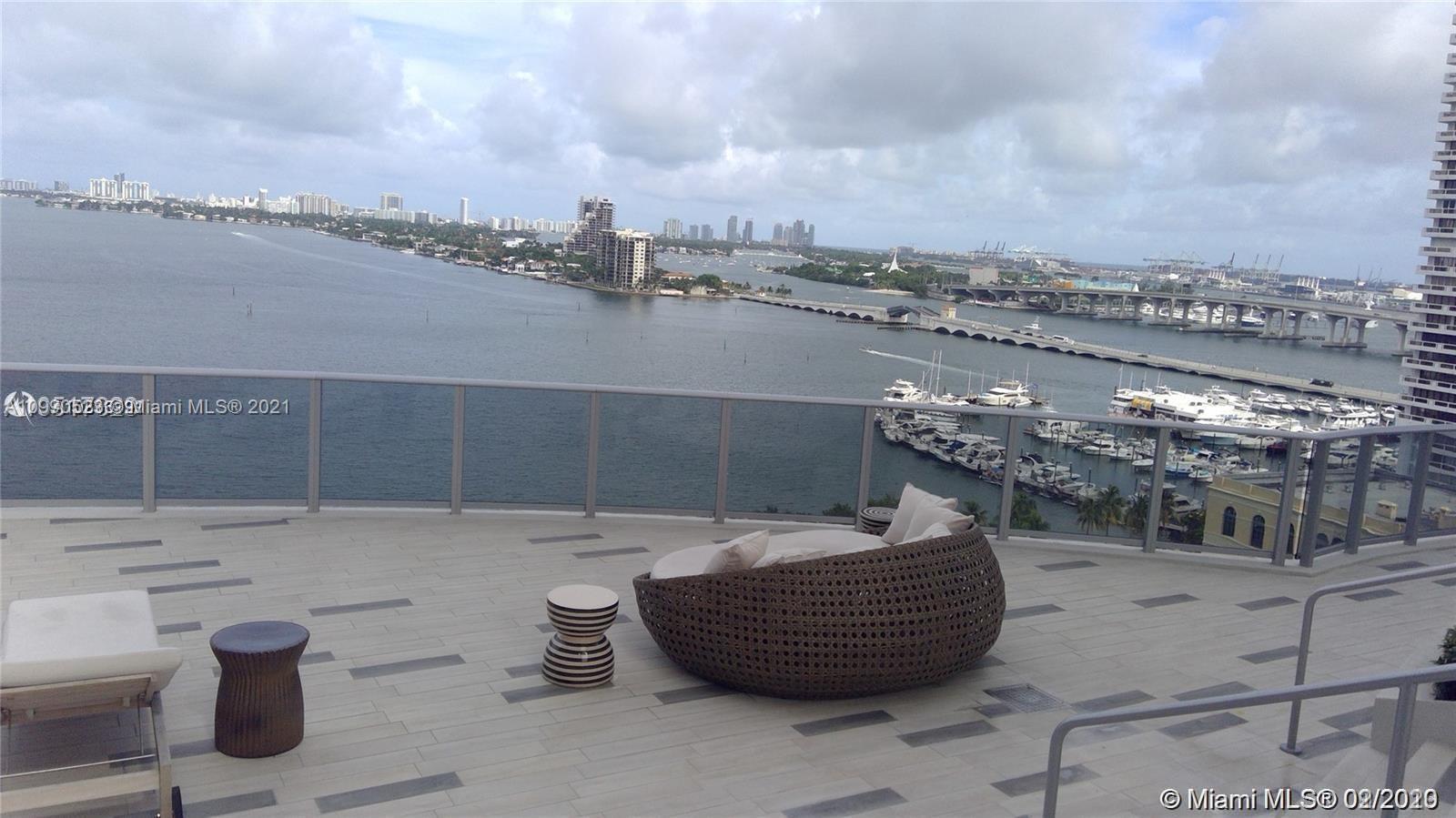 Spectacular View to the Bay, 1 Bed + DEN + 2 Full Baths with big Balcony, New Luxurious Building. Hi