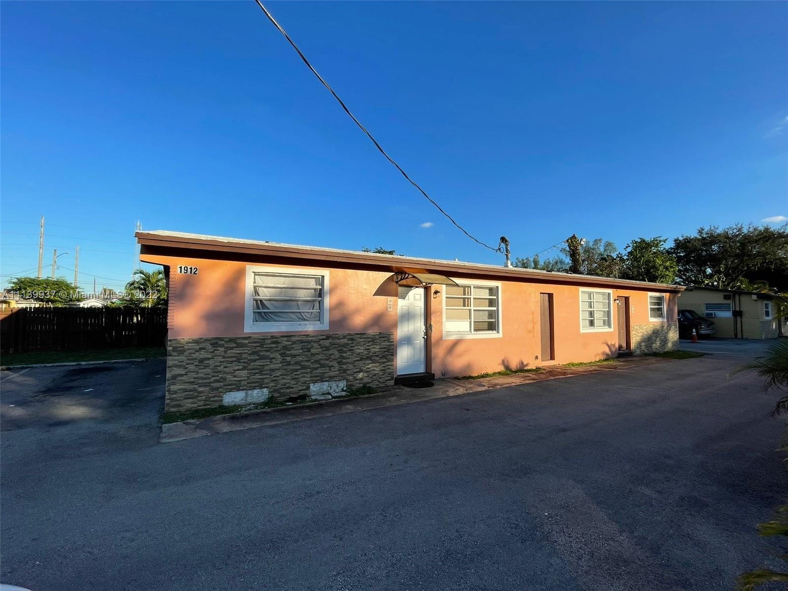 Photo of 1912 NW 28th St in Oakland Park, FL