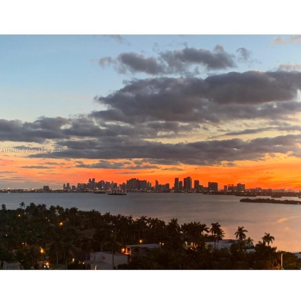 Gorgeous high rise condo on 14th floor with unobstructed panoramic skyline views of Downtown Miami! 