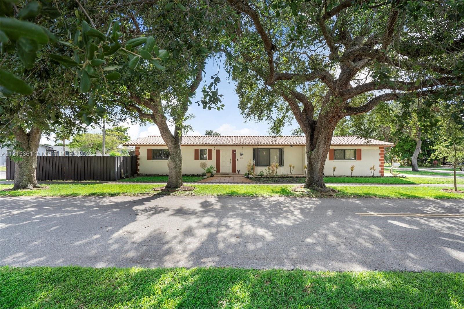 Photo of 118 N 50th Ave in Hollywood, FL