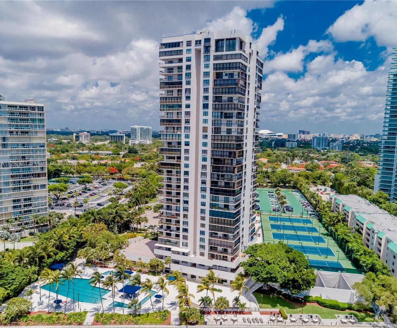 BEST LINE IN THE BUILDING!!!  STUNNING PANORAMIC VIEW FROM THIS MAGNIFICENT 2 BEDROOM 
& 2 BATH COR