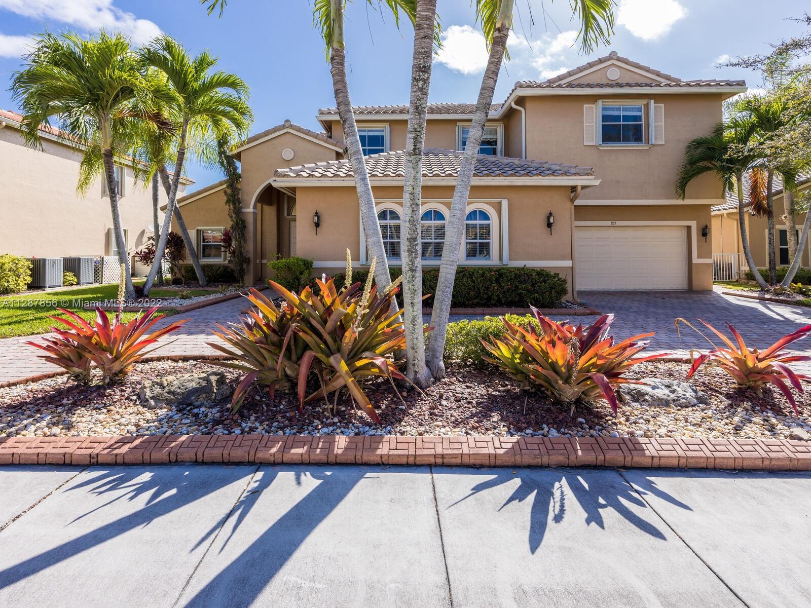 Photo of 851 SW 189th Ave in Pembroke Pines, FL