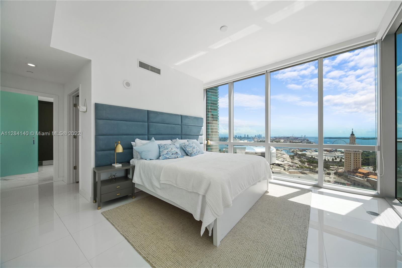 Photo of 851 NE 1st Ave #2011 in Miami, FL