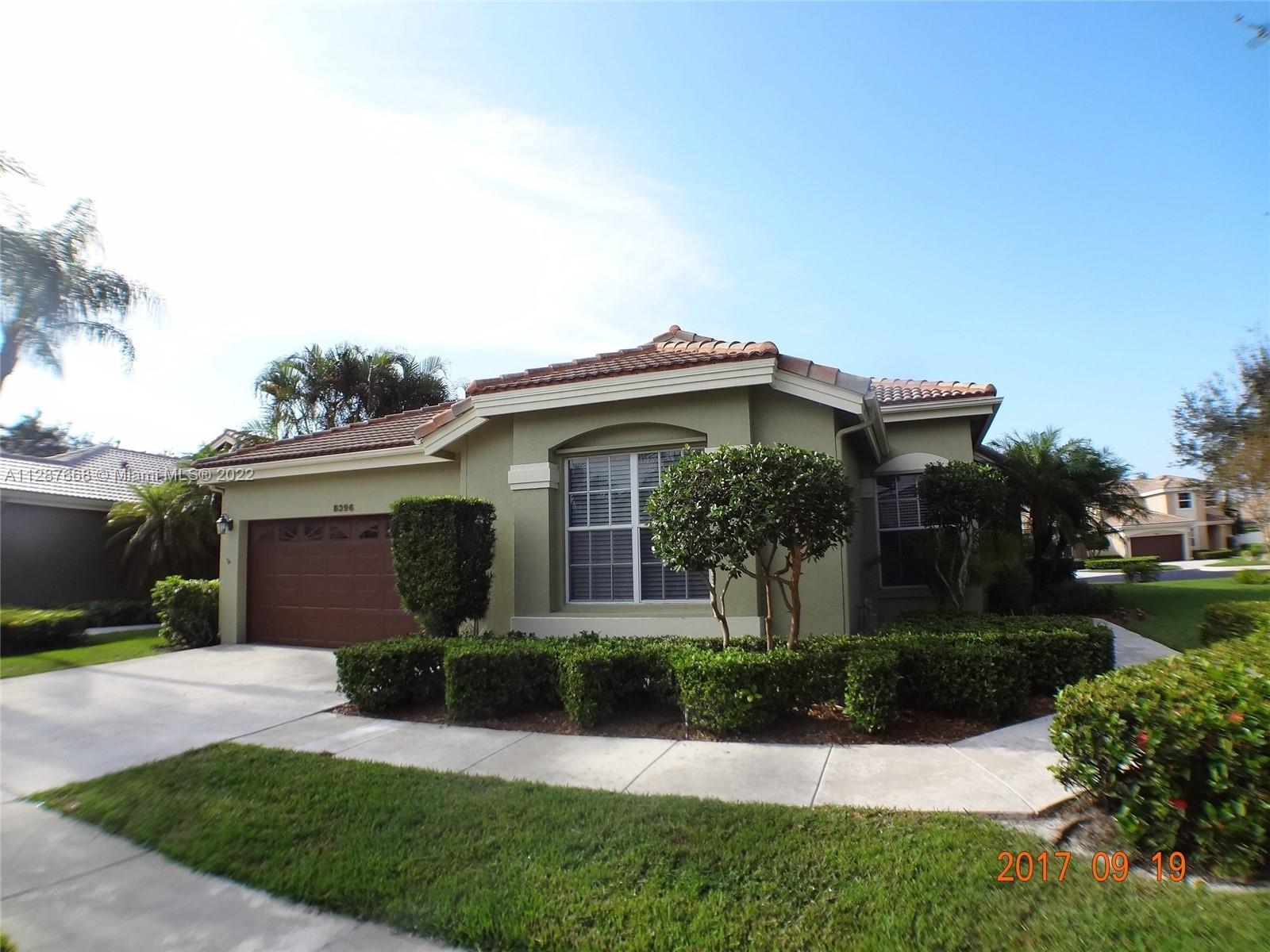MEMBERSHIP REQUIRED--Beautiful single-family home in Ibis Golf and Country Club. Ibis is a gated com