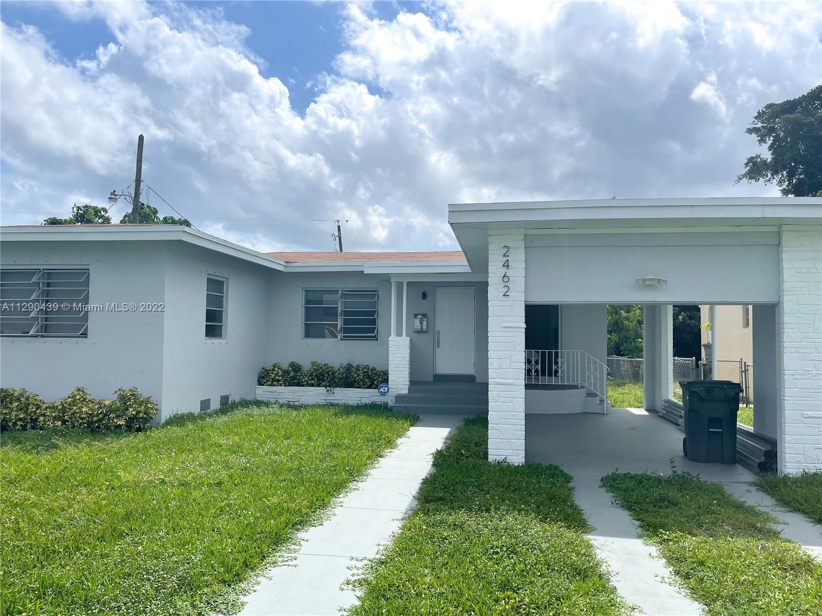 Photo of 2462 Wiley St in Hollywood, FL