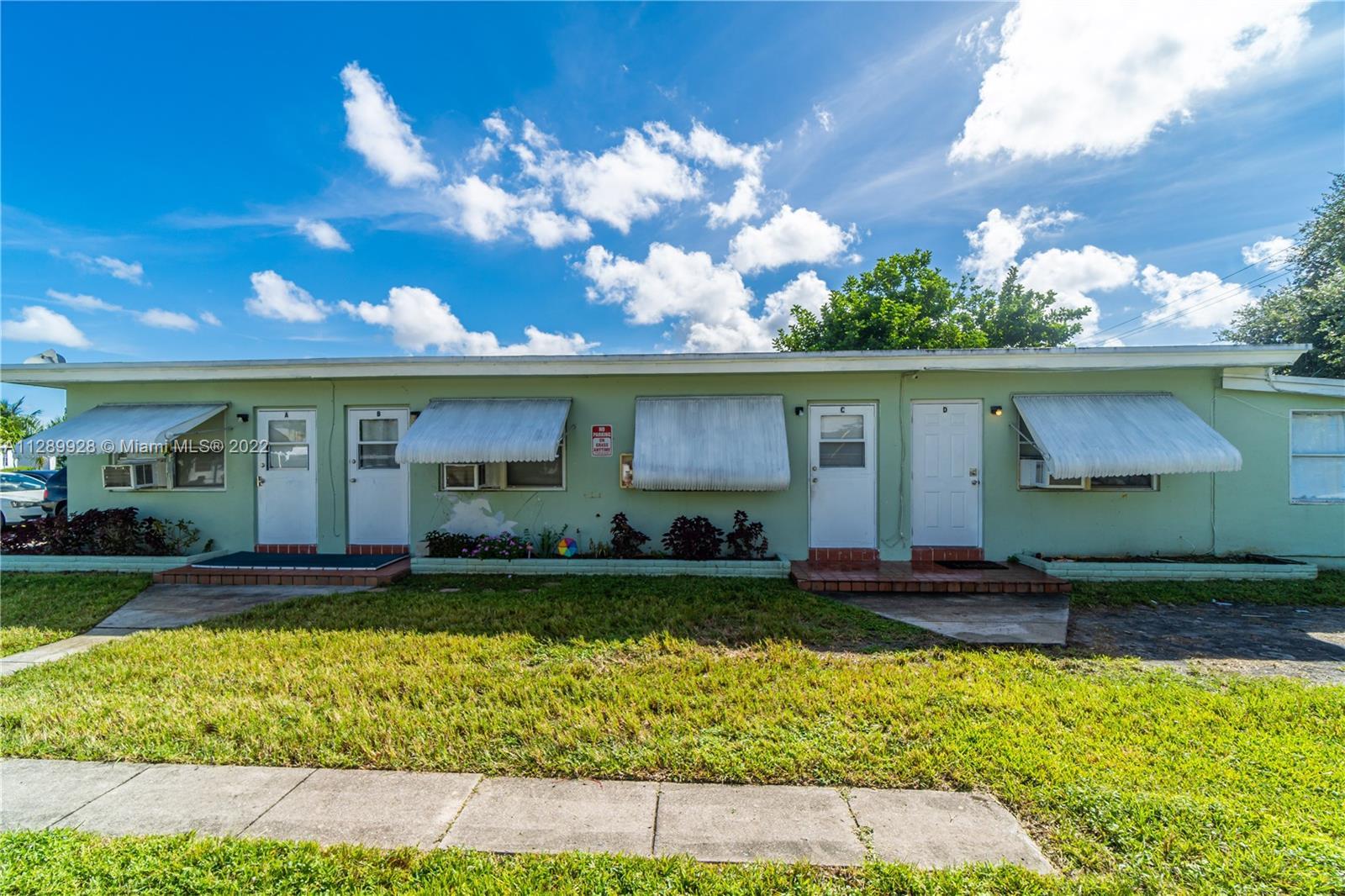 Photo of 6150 Cleveland St in Hollywood, FL