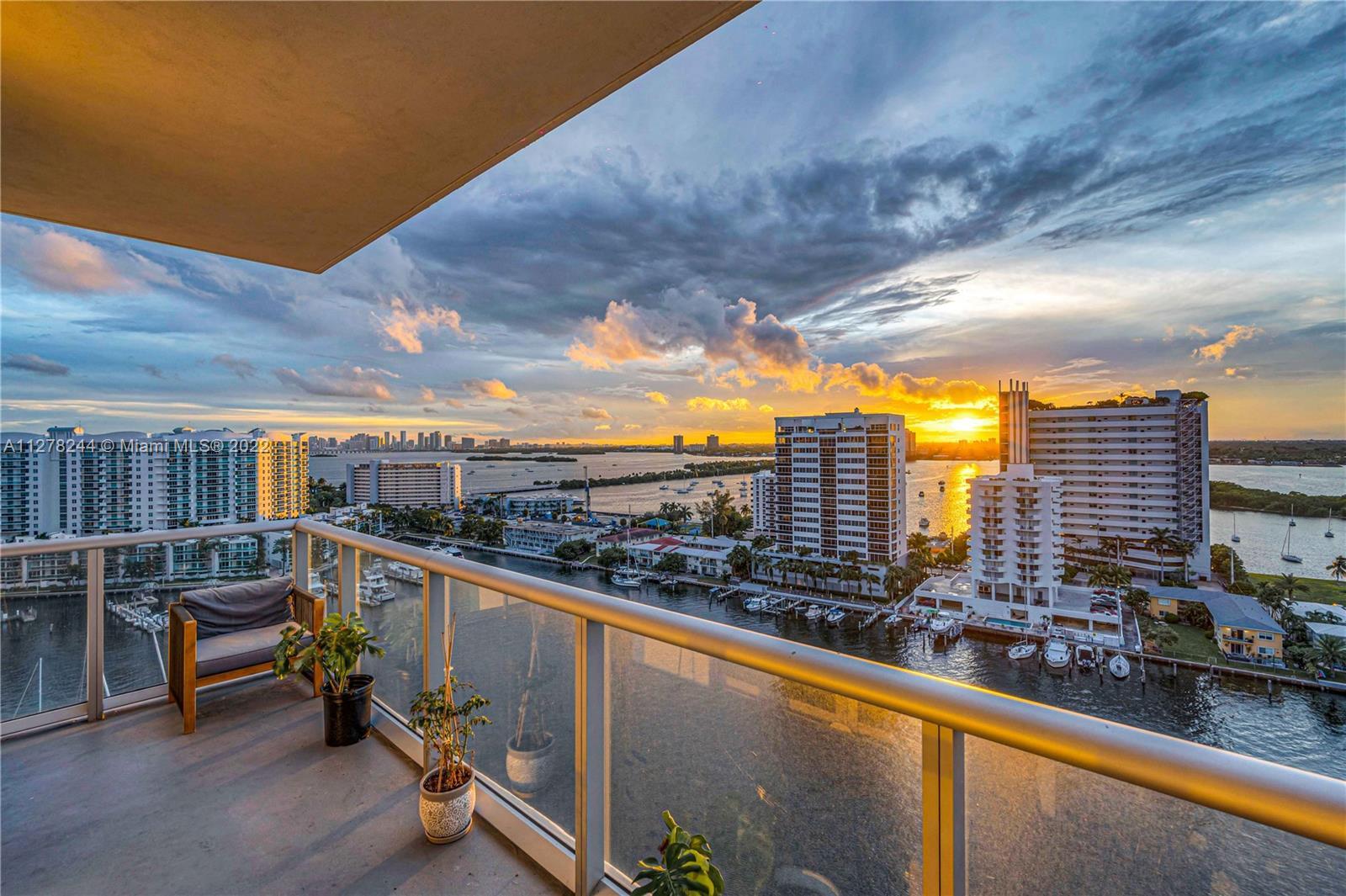 Gorgeous 2 Bed / 2.5 Bath, facing South-West, in the coveted highest floor 02-line at the Eloquence 