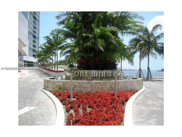 Great Unit in One Miami East. New carpet. 5 star Amenities. It includes: 2 swimming pools, jacuzzi, 