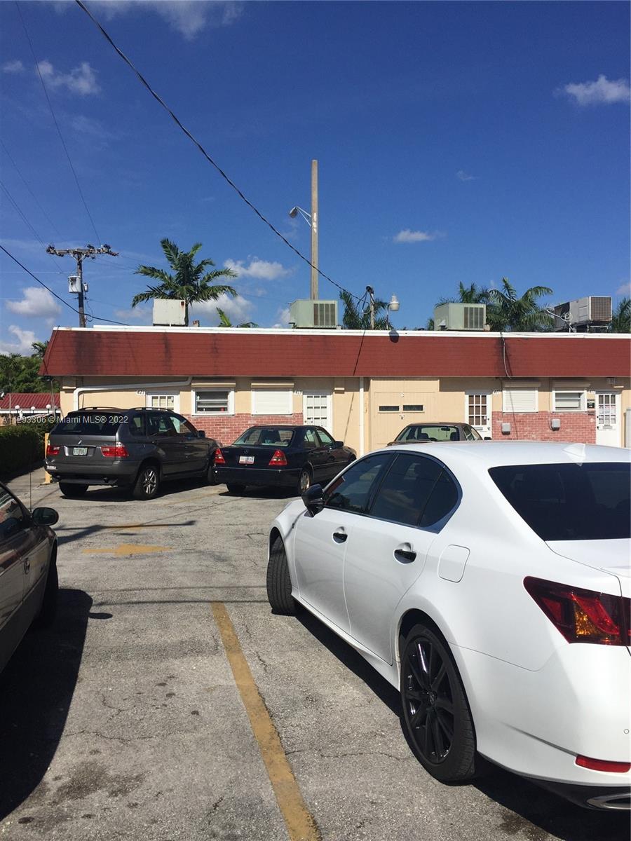 Photo of 413 S Federal Hwy in Dania Beach, FL