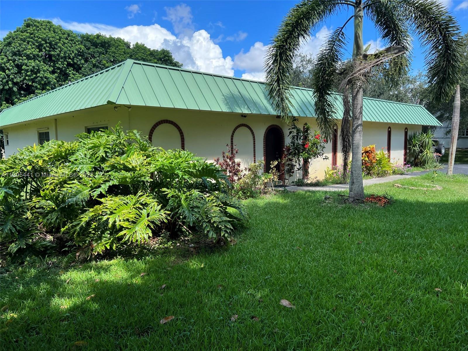 Photo of 5701 SW 185th Wy in Southwest Ranches, FL