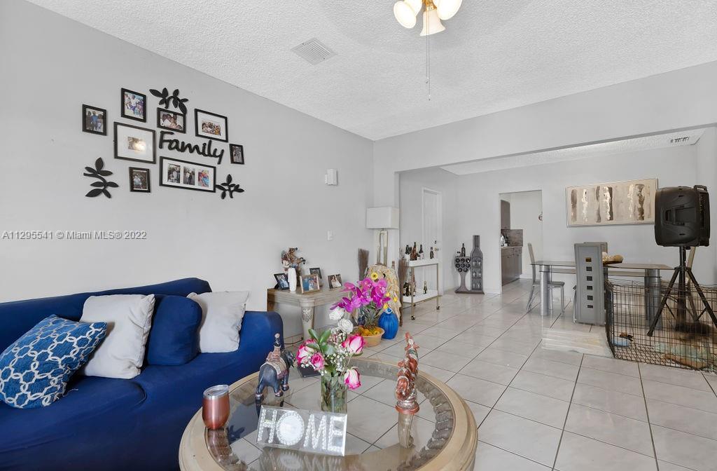 Photo of 1121 Sesame St in Opa-Locka, FL