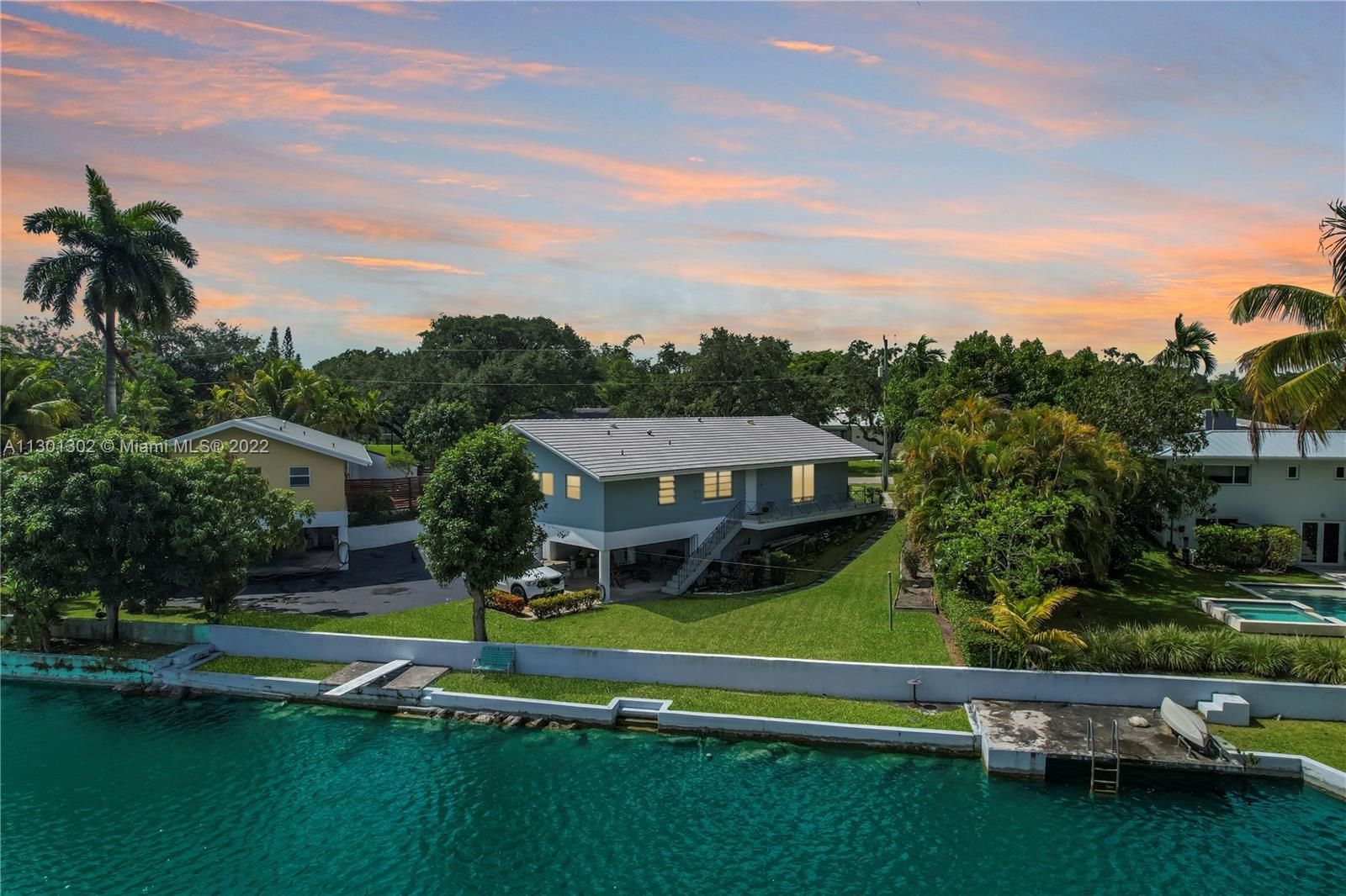 Miami Shores Lakefront home. Rare opportunity to own a Miami Shores home under $1m on Mirror Lake. 1