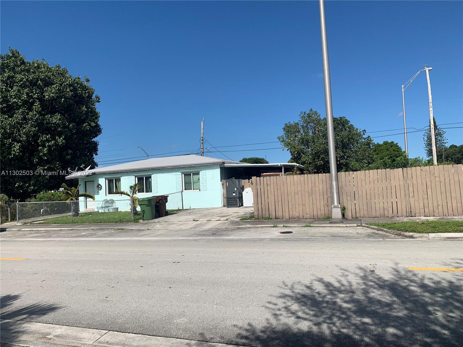 Photo of 311 W 40th Pl in Hialeah, FL