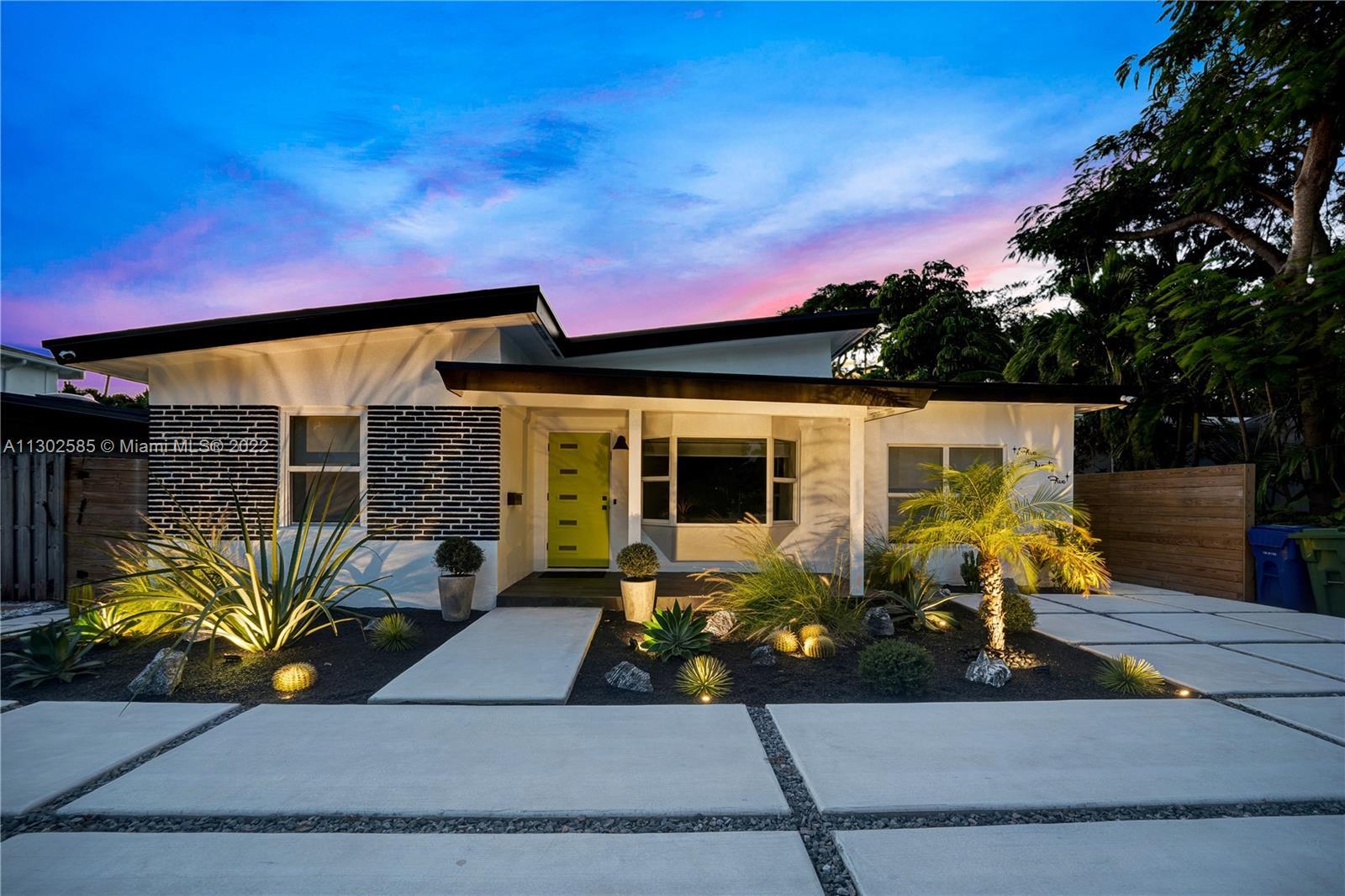 Brilliant move-in ready Palm Springs style charmer! Just in time for the holidays, this 3-bedroom 2-