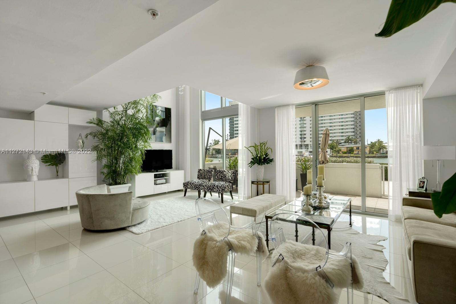One of only 6 unique two-story Terrace units at Eloquence on the Bay.   Enjoy 1658 sqft of interior 