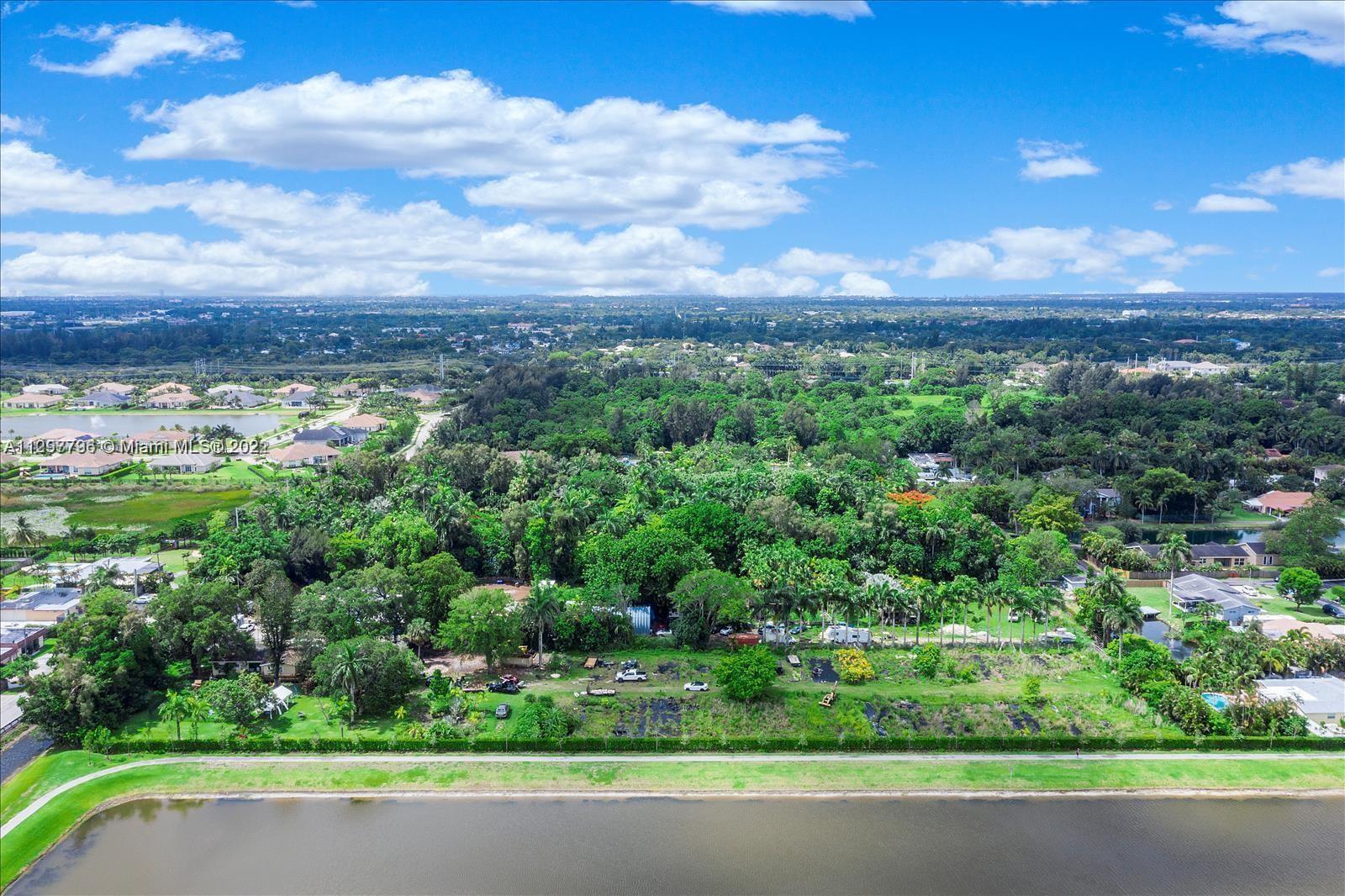 Photo of 4801 SW 58th Ave in Davie, FL