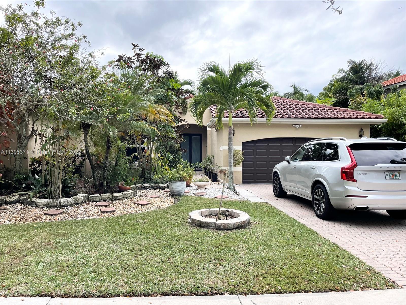 Photo of 523 Stonemont Dr in Weston, FL