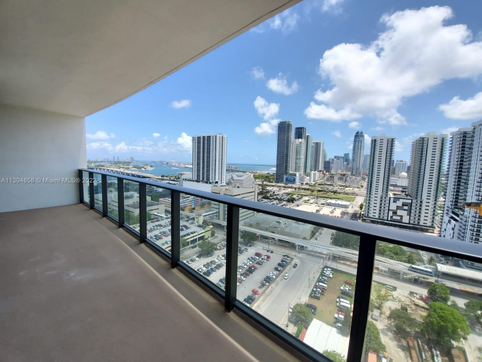 Extraordinary New 2BR/2BA Apartment with MIAMI Skyline Views on EXCLUSIVE "CANVAS".
Local transport