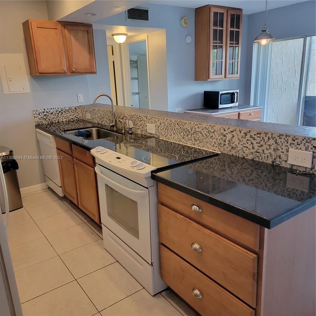 Photo of 5218 NE 6th Ave #G2 in Oakland Park, FL